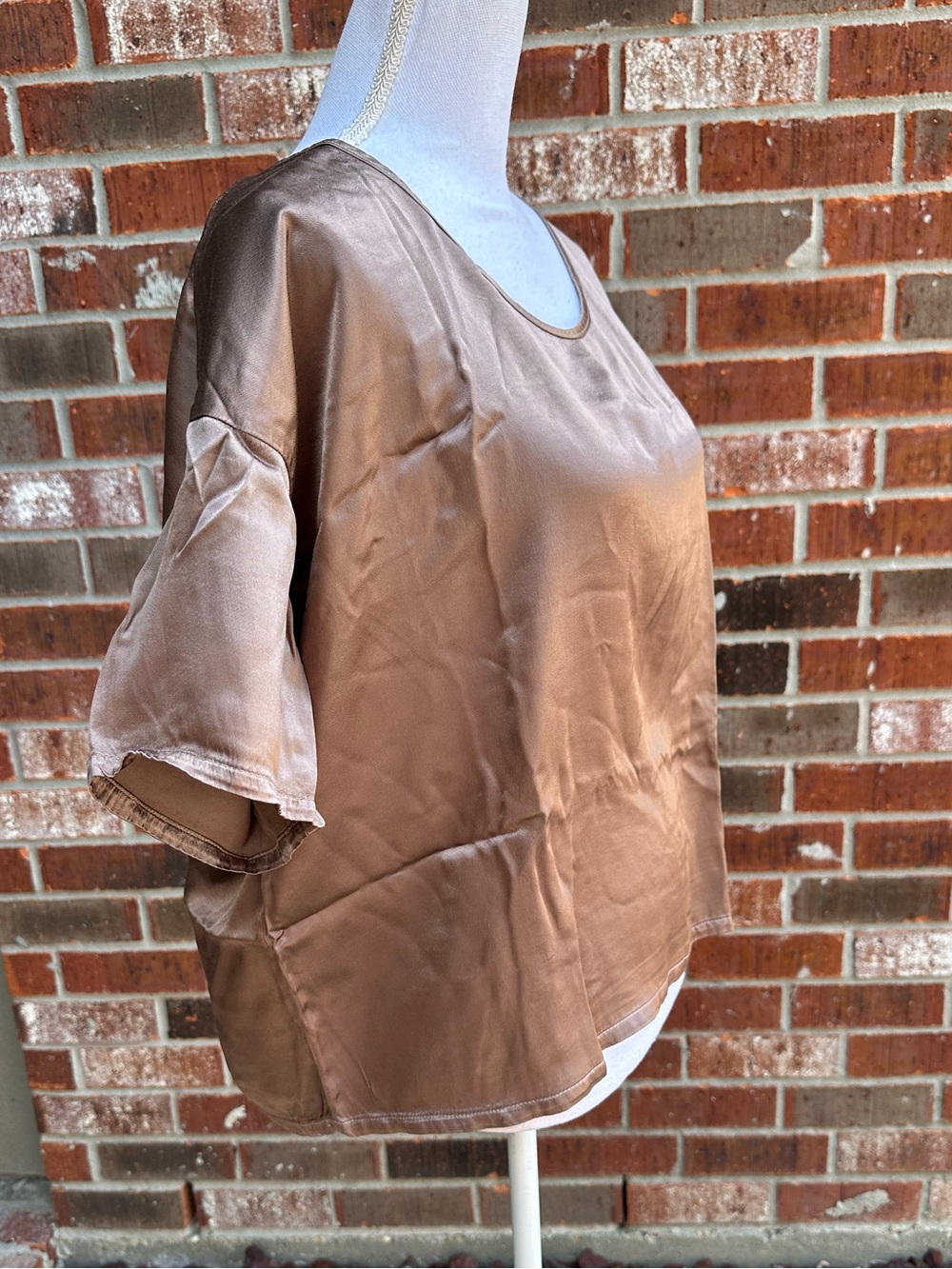 NWT PJ Harlow Satin Bertie Short-Sleeve Pullover Top in Copper - Picture 5 of 12